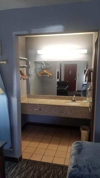 Osu King Bed Hotel Room 109 Wi-Fi Booking Stillwater Esterno foto