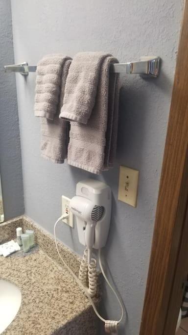 Osu King Bed Hotel Room 109 Wi-Fi Booking Stillwater Esterno foto